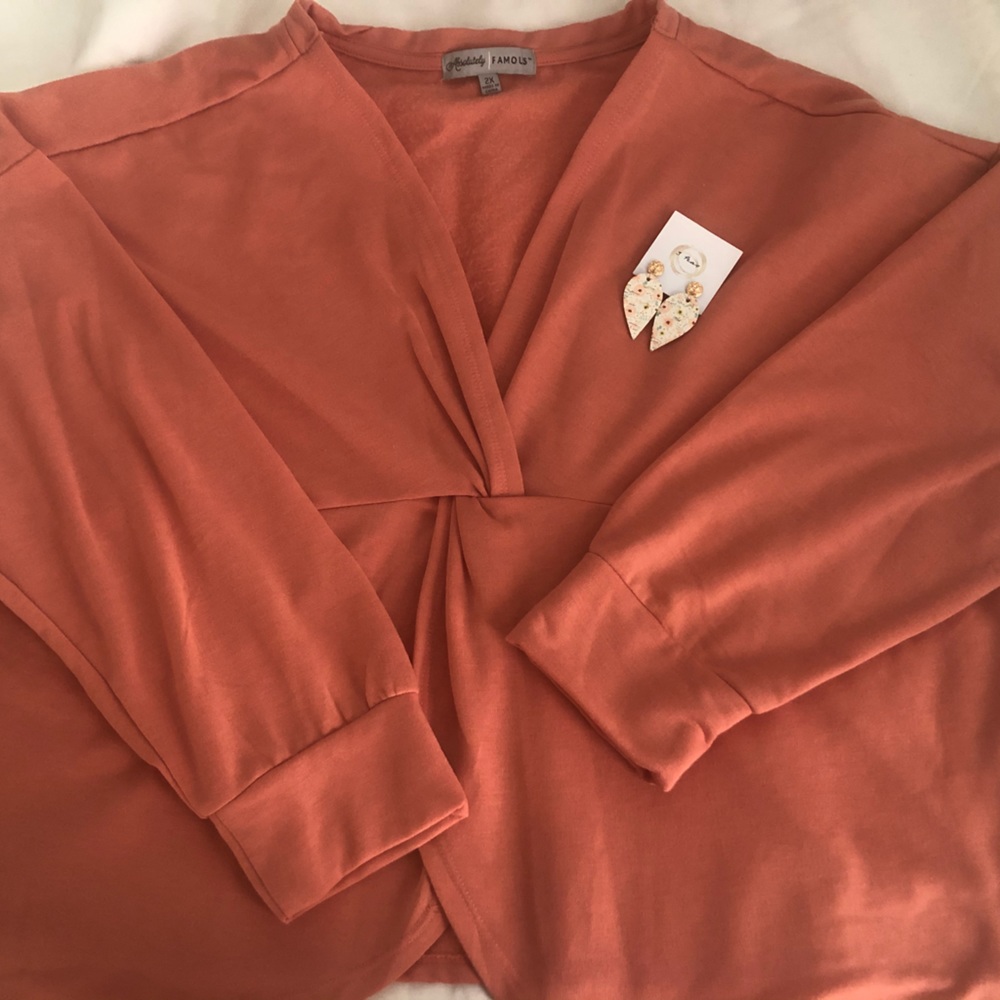 🧡 Absolutely Famous Top 🧡